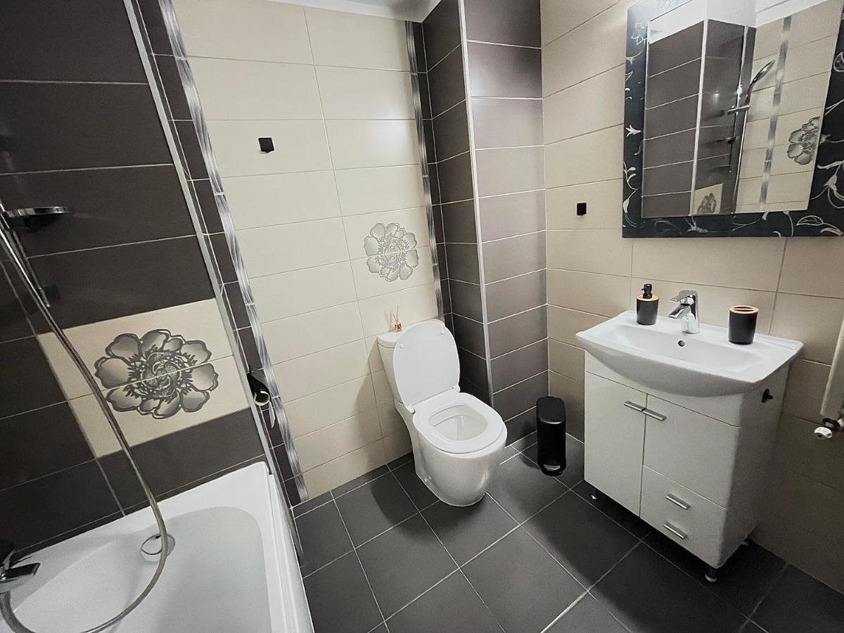 Dacia Residence Apartments Self Check-In Крайова Екстериор снимка
